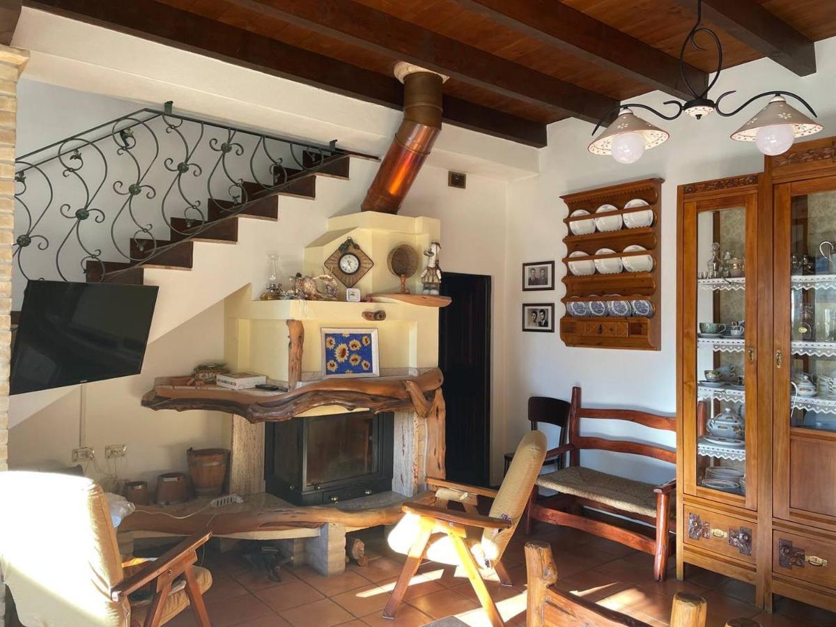 Aventina Holiday Home Burcei Eksteriør bilde